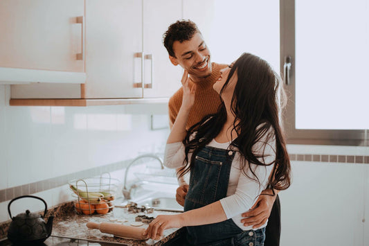 couple-at-home-date