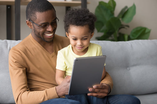 parent-kid-playing-online-activities-resources-virtual