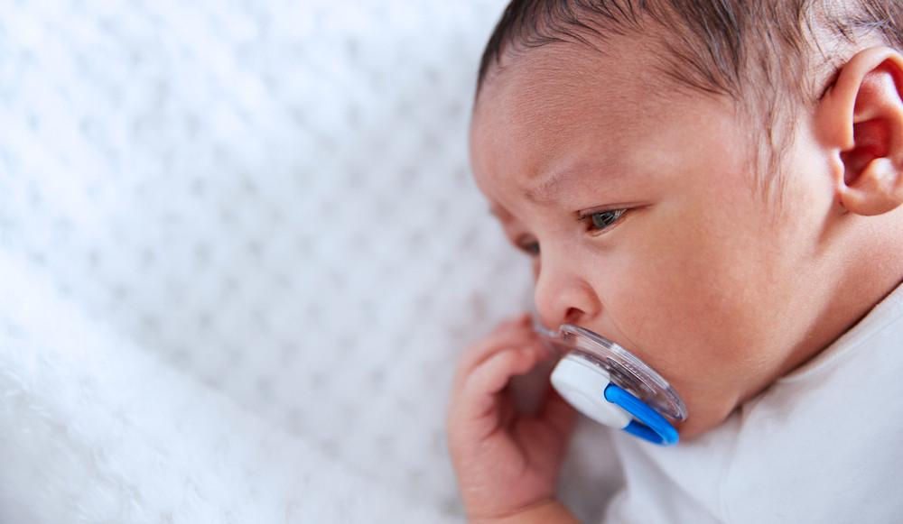 how to get a baby to take a pacifier